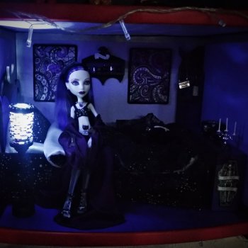 Полкокомната