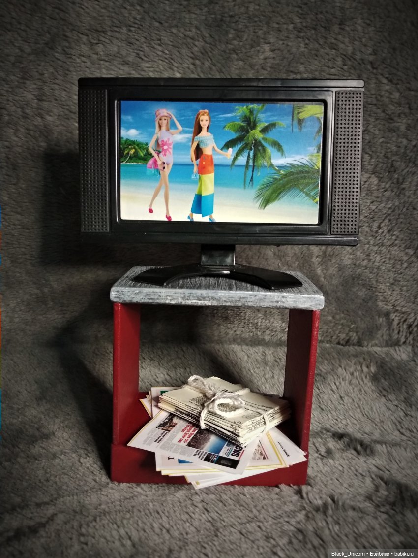 Карты, деньги, два стола — Мебель для кукол и домиков: фото (фото 3)