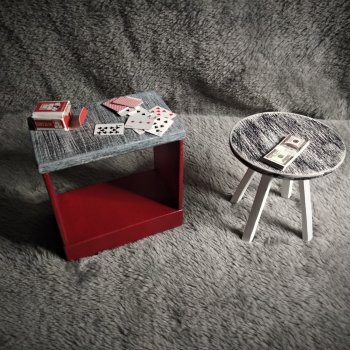 Карты, деньги, два стола