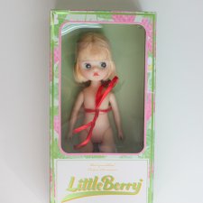 Виниловая кукла LittleBerry