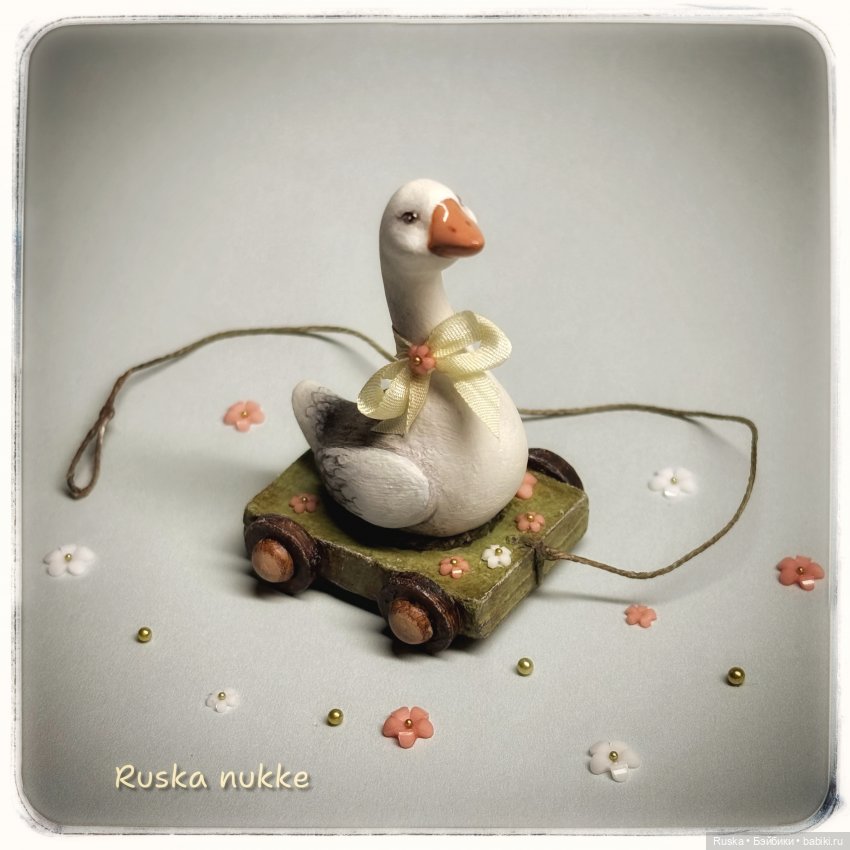 Гусёнок на тележке, рост 5,5 см, мастерская Ruska nukke