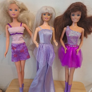 Помогите опознать старушек)