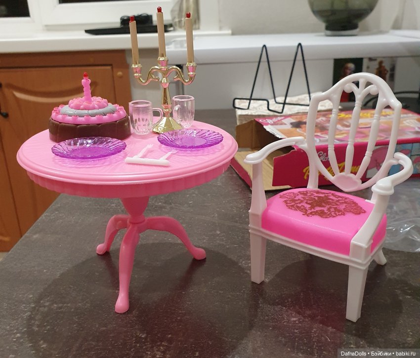 Румбокс продолжение. Потолок и люстры, новый набор мебели и картины (фото 4)