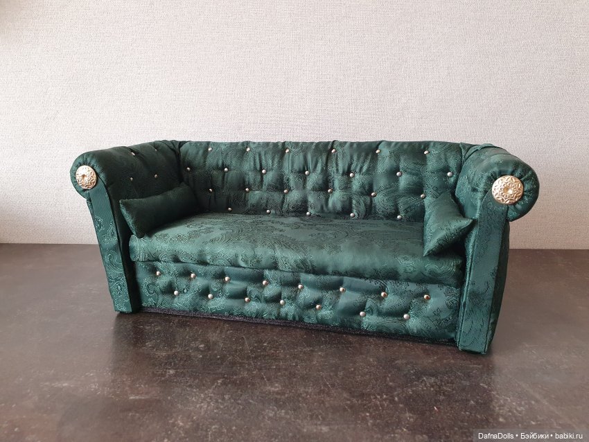 Изумрудный диван — Мебель для кукол и домиков: фото