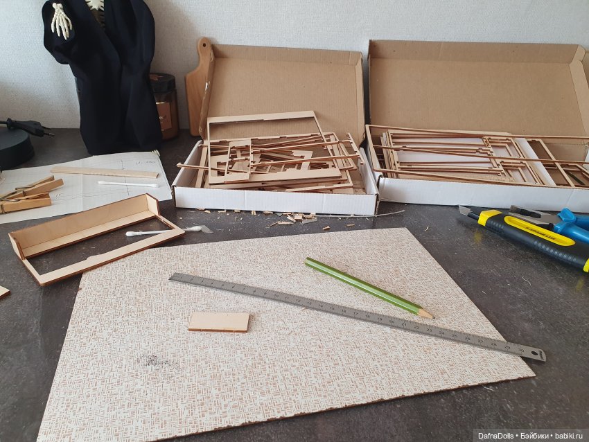 Что сделать из обрезков фанеры? Конечно набор мебели для кабинета