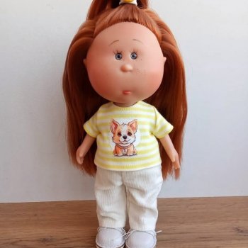 Озорная малышка Миа и корги