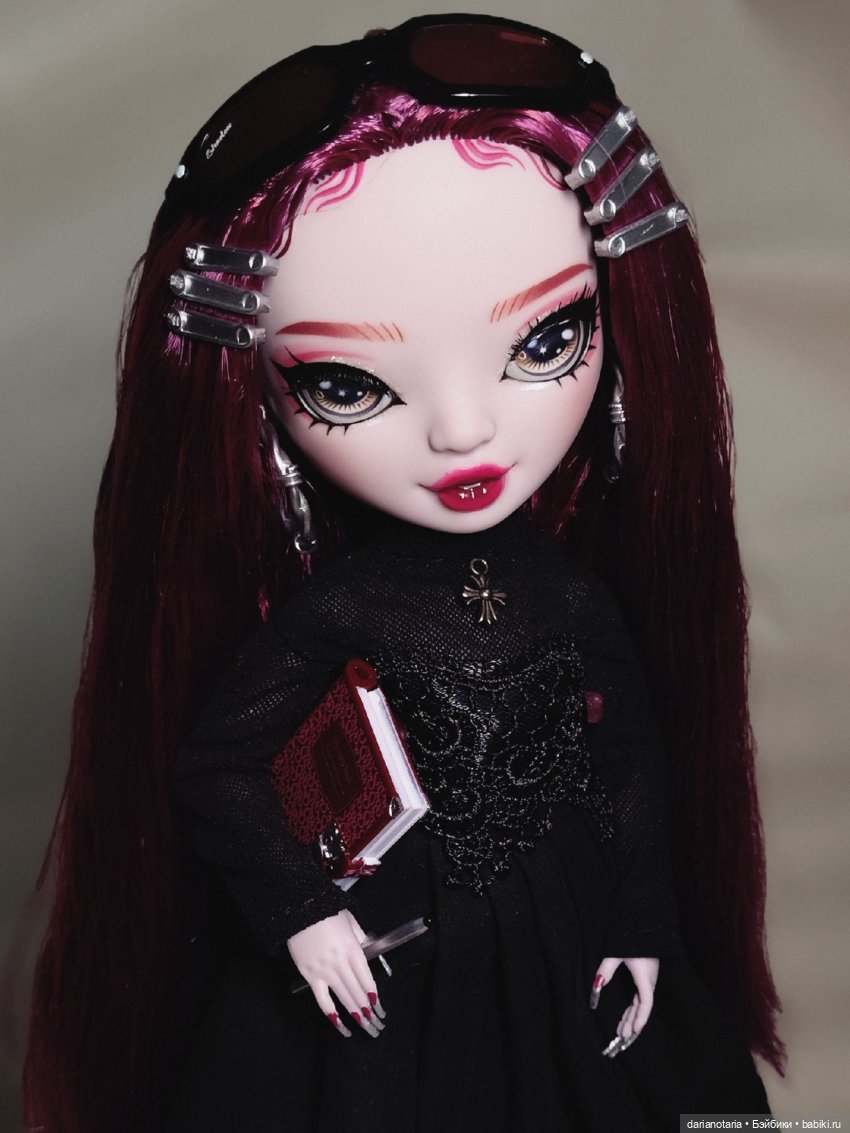 Скарлет Роуз теперь готик лолита (фото 2)