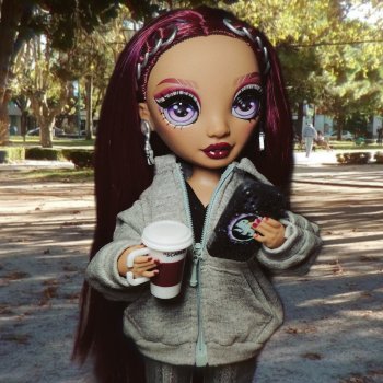 Кэжуал рестайл Милы Беримор