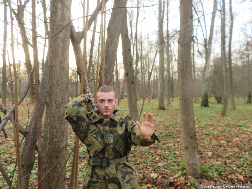 Разведчик Каетан: Зона (война), мир, окружающие (разбирая фото)