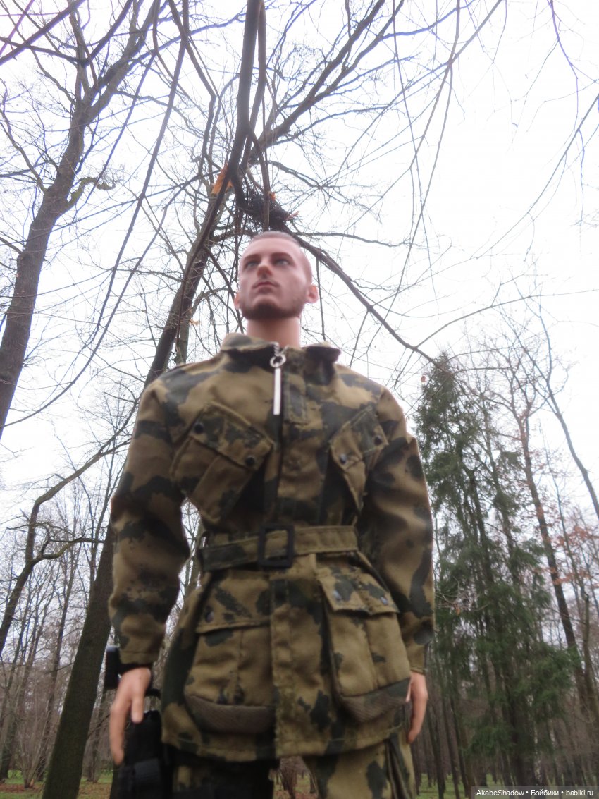 Разведчик Каетан: Зона (война), мир, окружающие (разбирая фото)