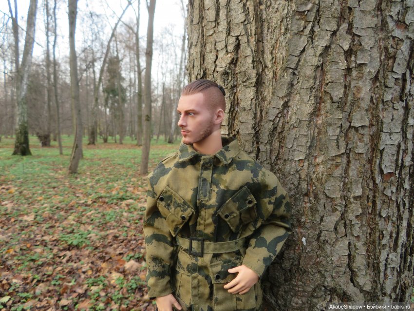 Разведчик Каетан: Зона (война), мир, окружающие (разбирая фото)