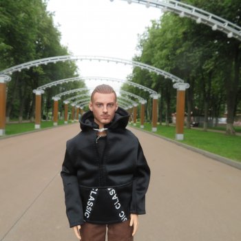 Разведчик Каетан: Зона (война), мир, окружающие (разбирая фото)