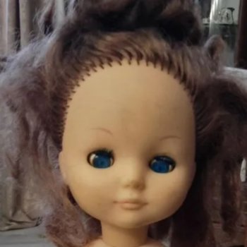 Помогите, пожалуйста, опознать куклу