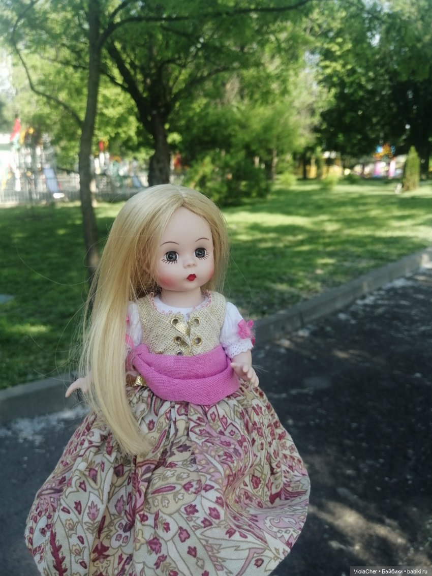 1 год на сайте — Коллекции игровых кукол (Playline): фото полок (фото 7)