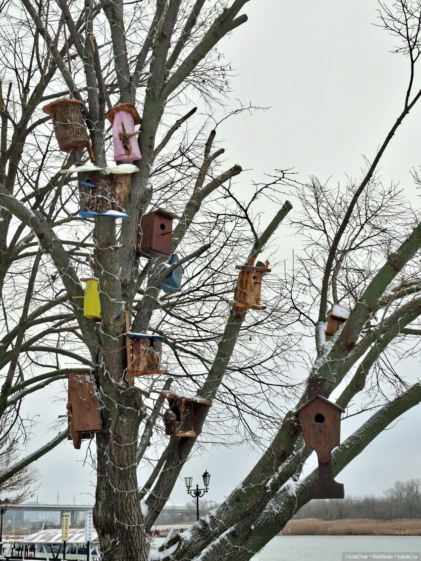 По праздничному городу — Куклы