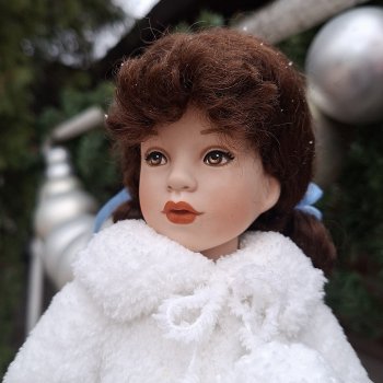 По праздничному городу