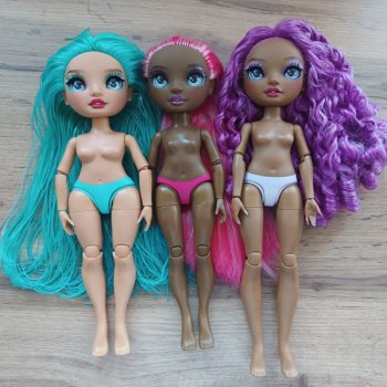 Rainbow High: Lilac Lane tall doll+Blu Brooks petit doll+Daria Roselyn Fashion Doll.