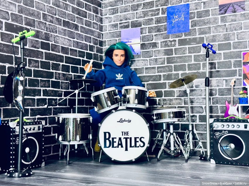 Трио новеньких парней — Куклы Barbie (Барби): Looks (фото 6)