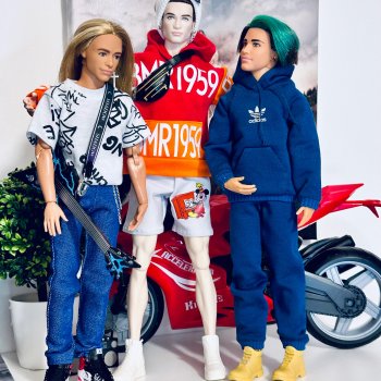 Трио новеньких парней