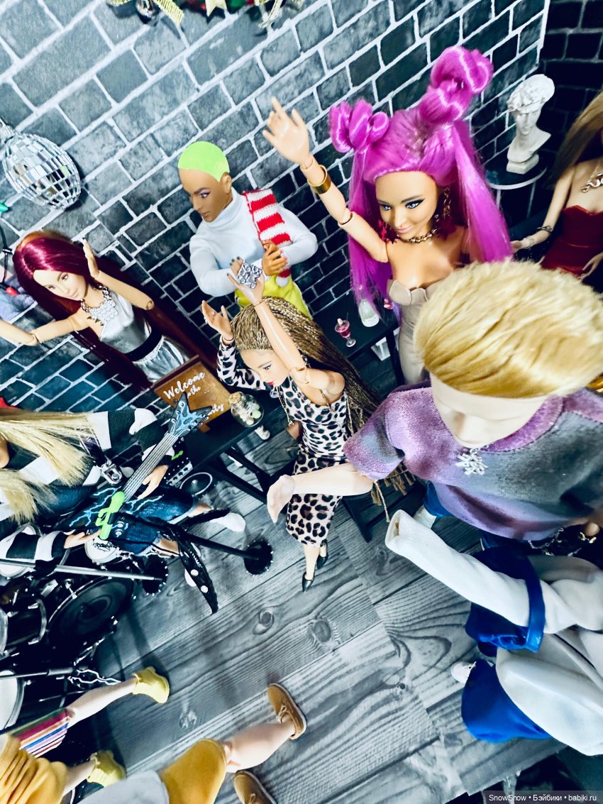 Предновогодний корпоратив и выступление звезд в новом баре 🎇🎄🎸