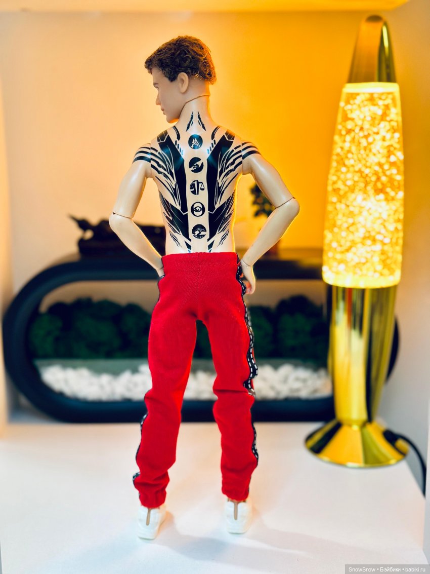 И снова трио новеньких парней 😎