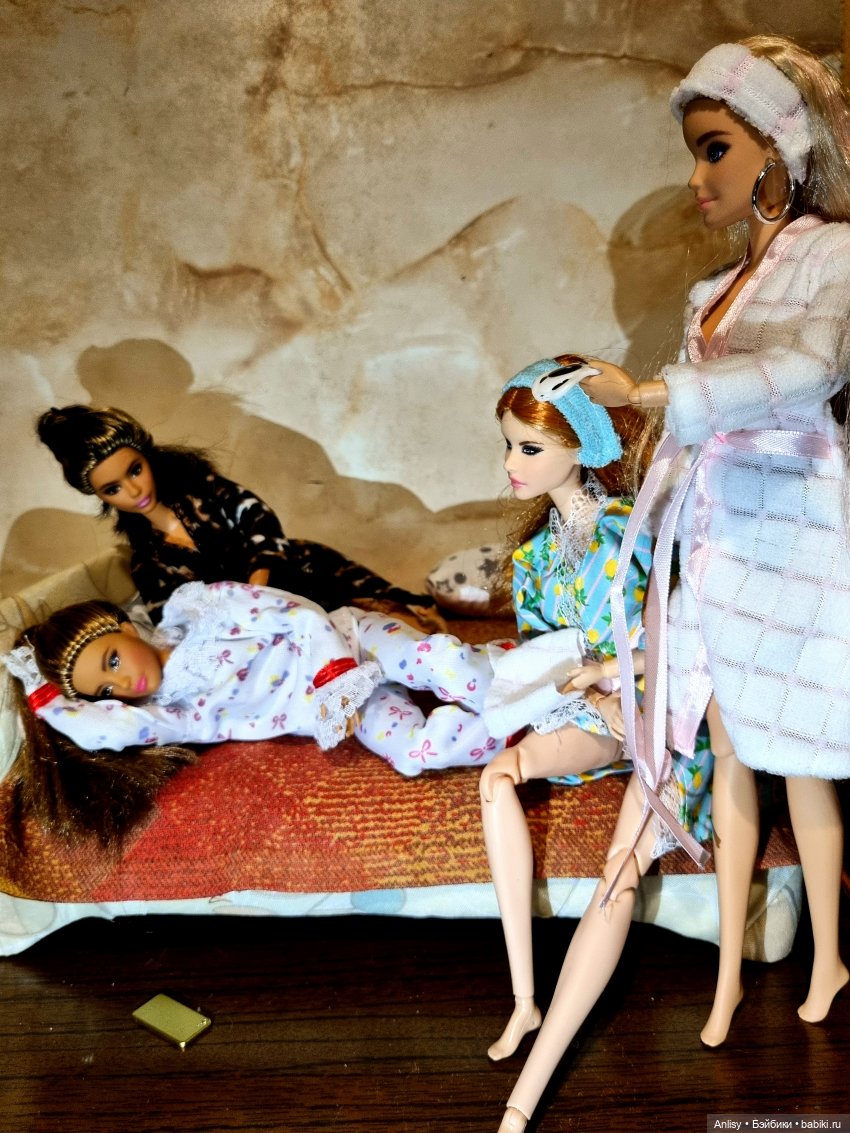 "Халатная" вечеринка или Помогите успокоить Марго