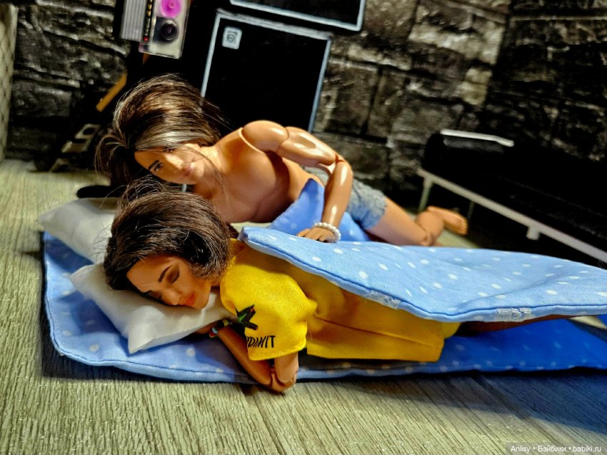 Разбор полётов — Куклы Barbie (Барби): Looks (фото 3)