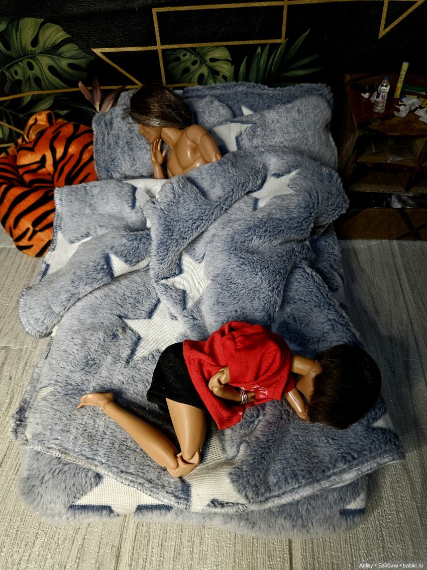 Постельный режим. День 1 — Куклы Barbie (Барби): Looks