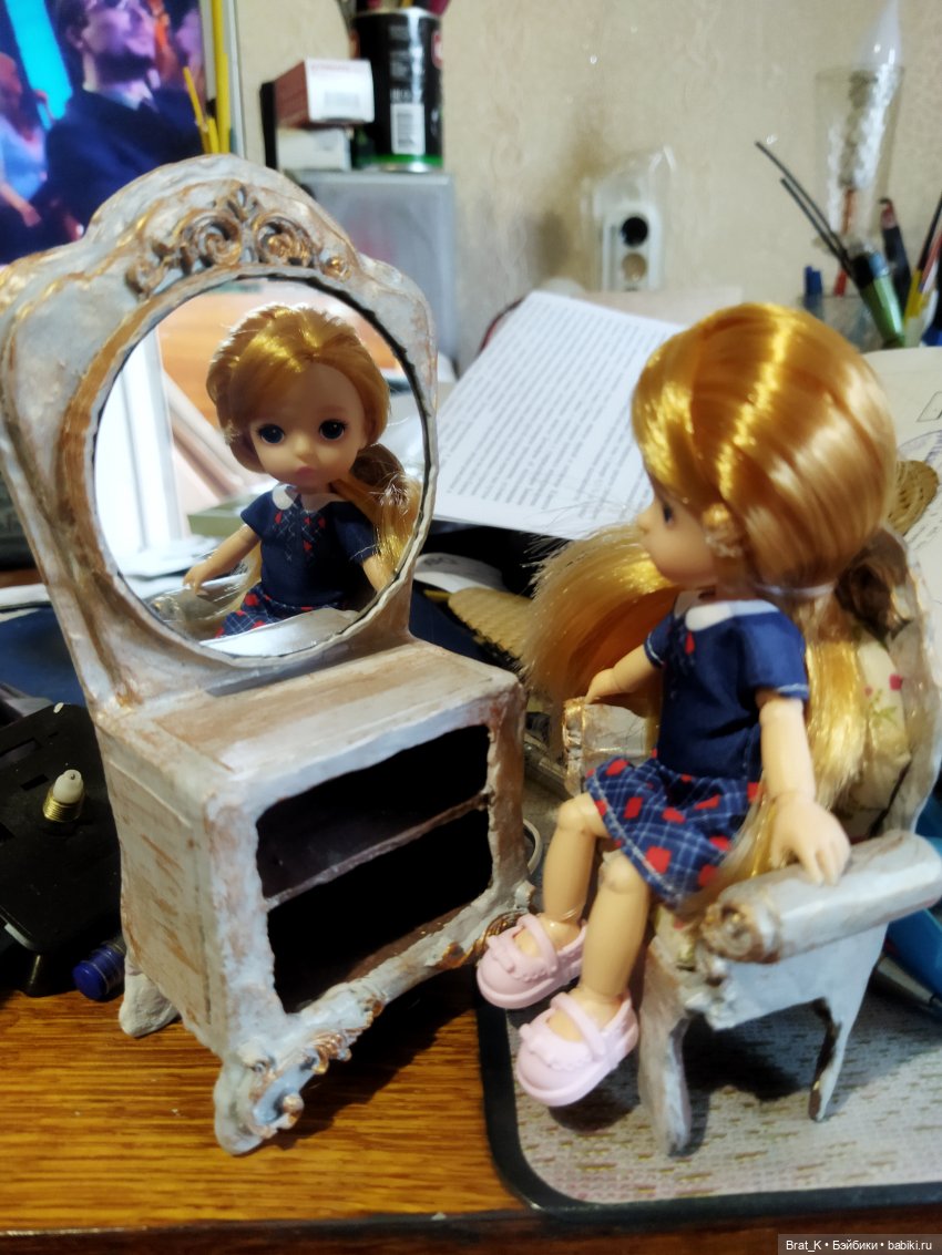 Туалетный столик с зеркалом. Картон, акрил, 1/12». Изготовлено Brat_K