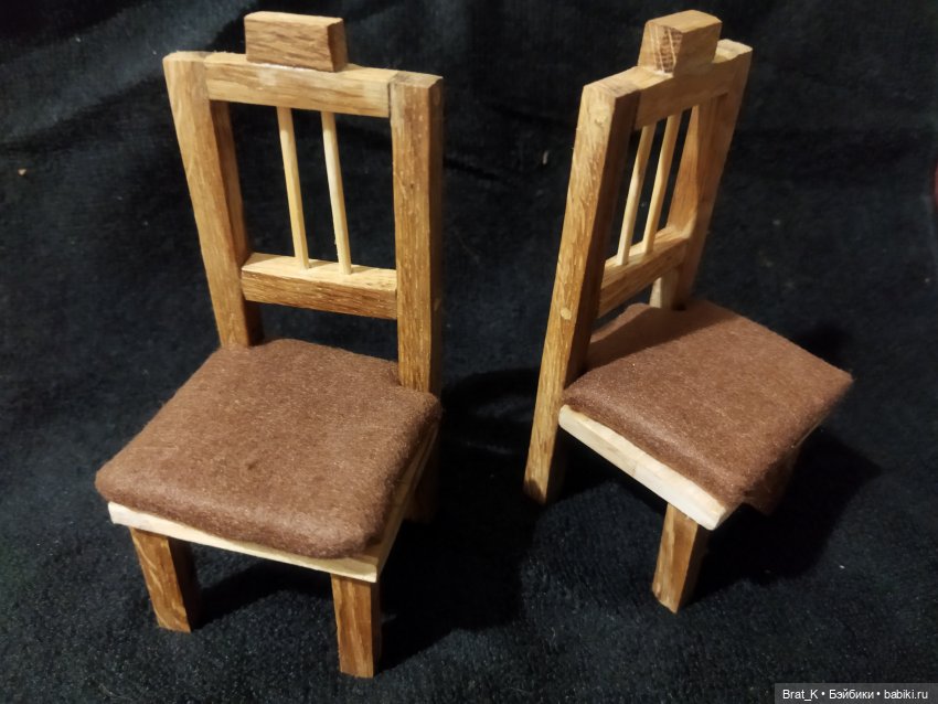 Пара стульев из дуба. Высота 12 см. Изготовлено Brat_K.