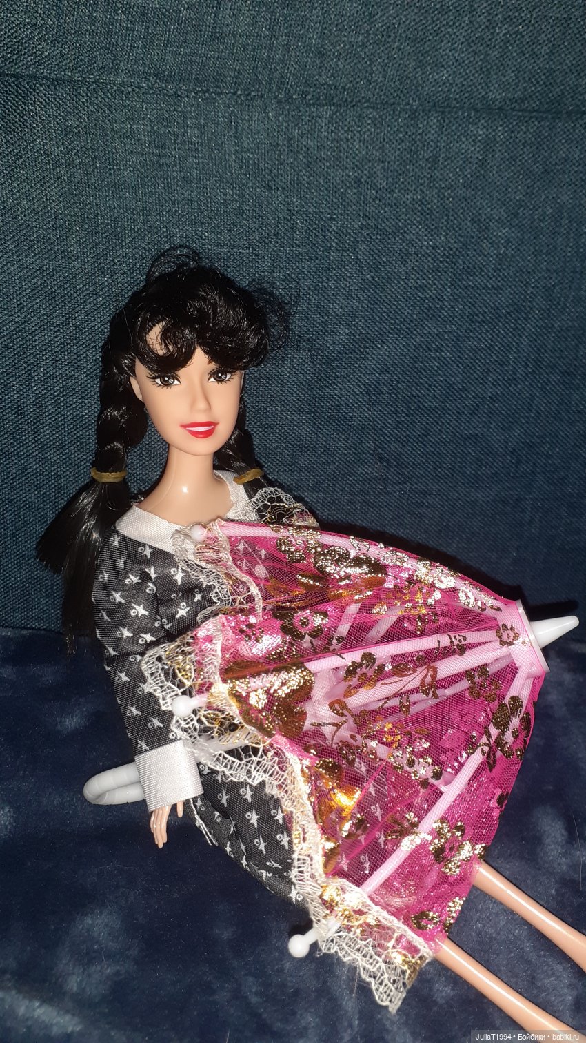 Уэнздей с зонтиком Уэнздей с зонтиком