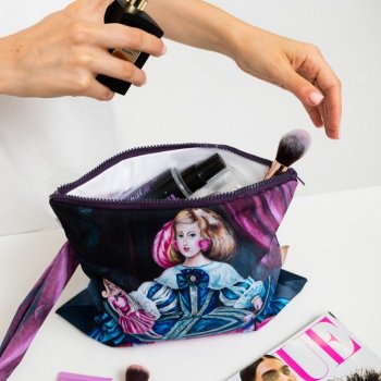 Косметичка с картиной "Барби"