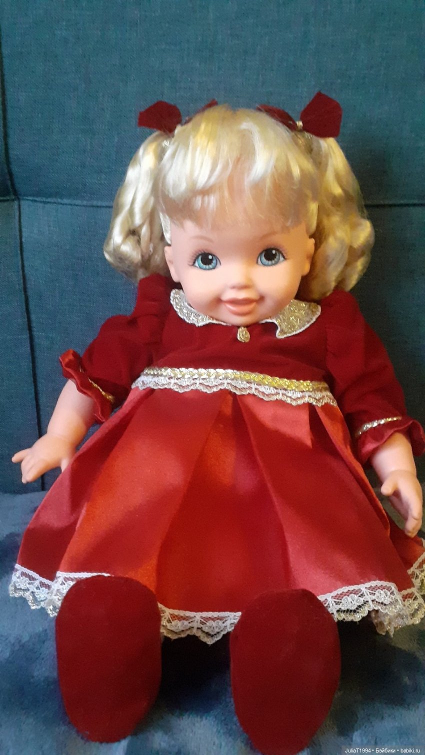 Распаковка куклы Holiday Kelly (2000) (фото 10)