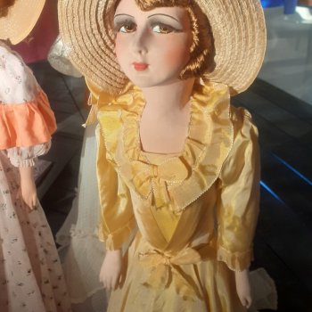 Будуарные куклы на выставке про стиль Ар-Деко в Государственном Эрмитаже