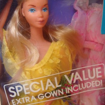 Пасхальный подарок - легендарная куколка Kissing Barbie (1978)