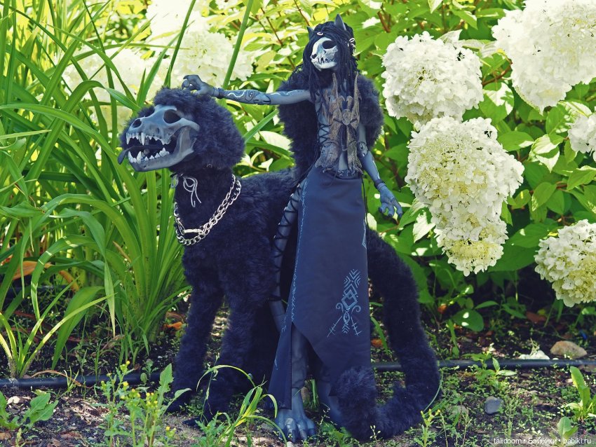 Некромат и пудель гуляют на природе