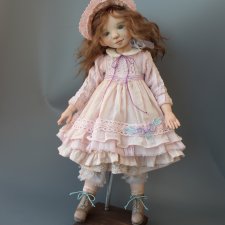 Кукла коллекционная. Эмили