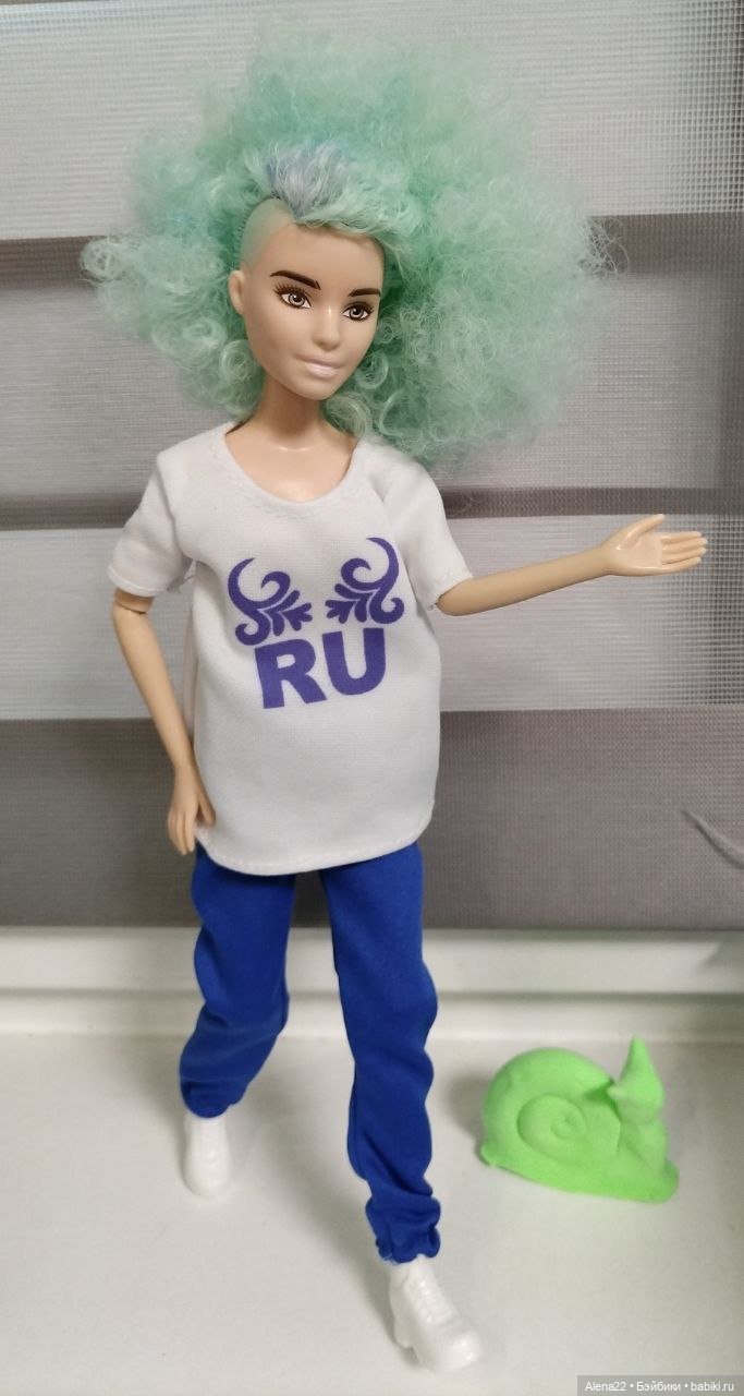 Барби color reveal Джойс на теле Kurhn Барби color reveal Джойс на теле Kurhn