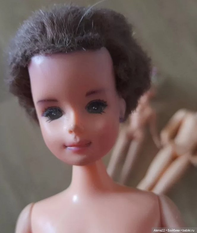 Бетти Тонг шатенка