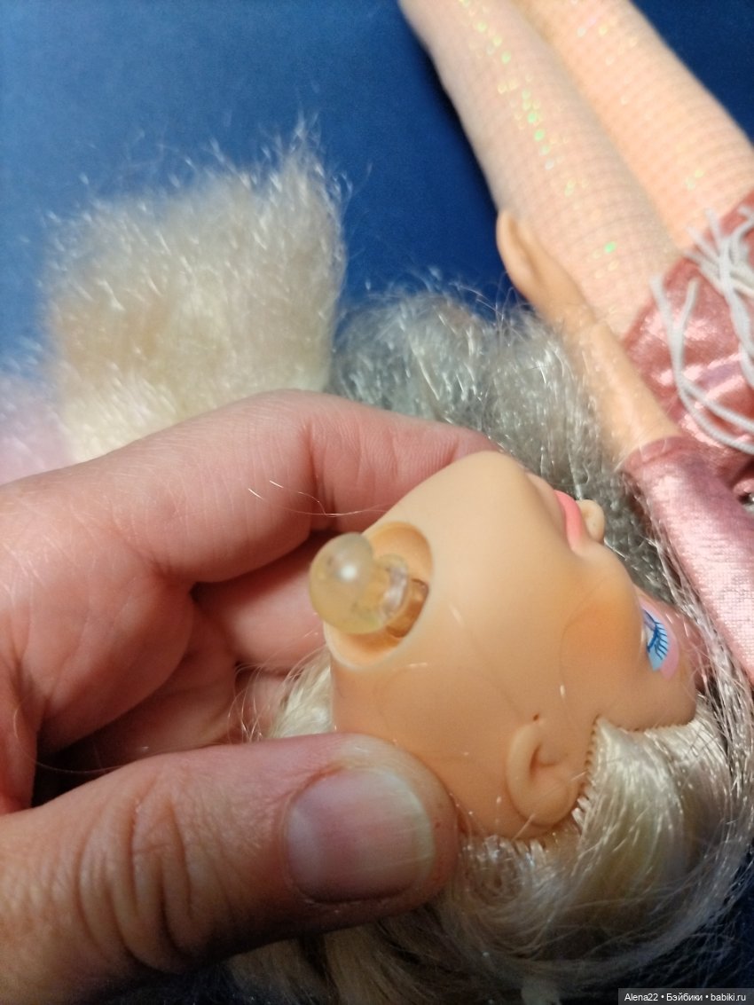 Шейный шарнир кукол Jem and the holograms от Hasbro и Darci от Kenner Шейный шарнир кукол Jem and the holograms от Hasbro и Darci от Kenner