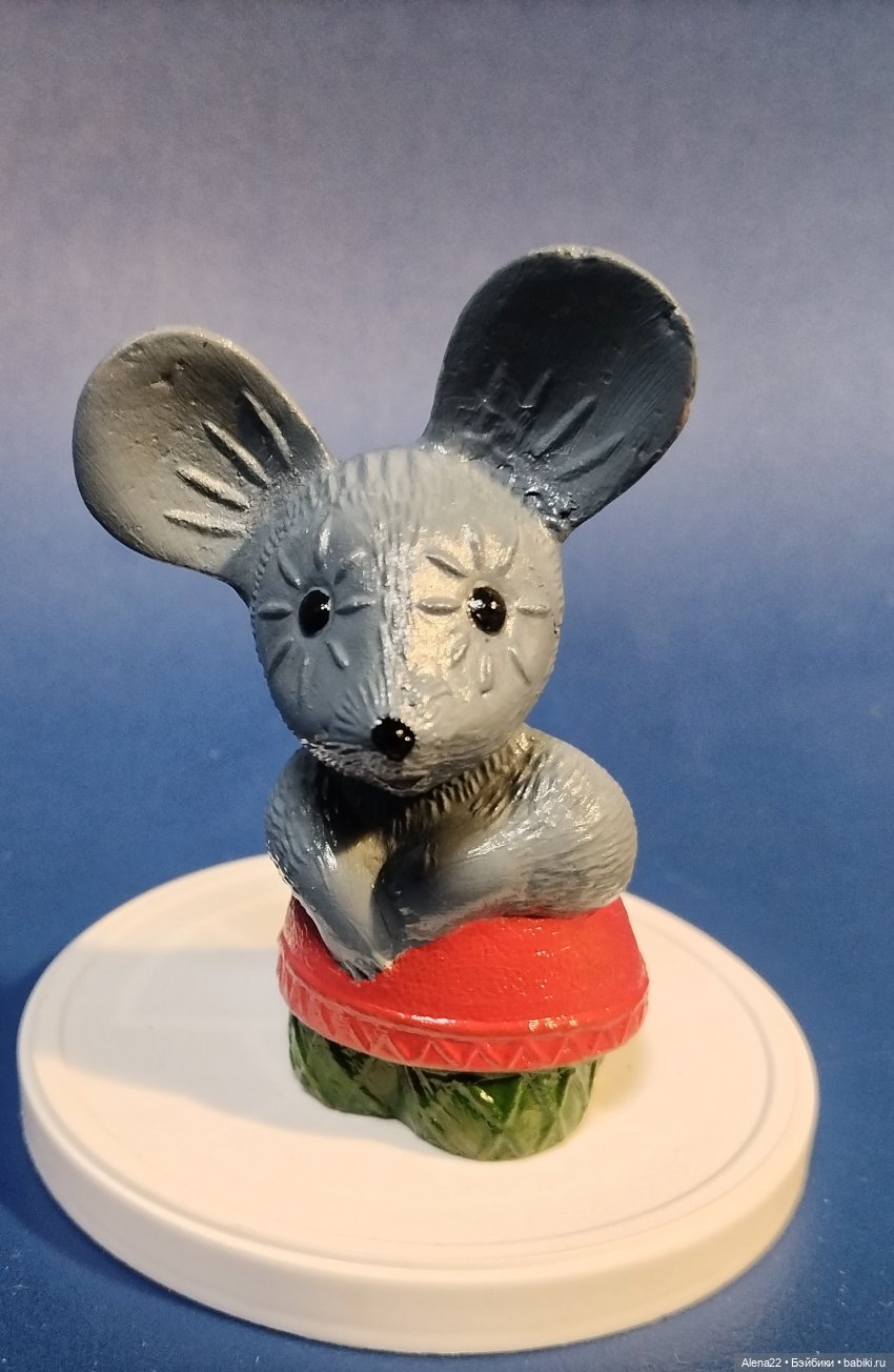 Резиновая игрушка СССР мышка в красном сарафане