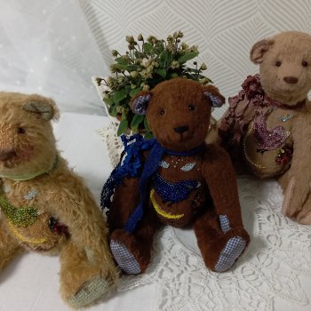 Выставка,, Искусство куклы,, закончилась, а Миша ищет домик!