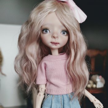 Нужна помощь: как закрепить парик на голове куклы