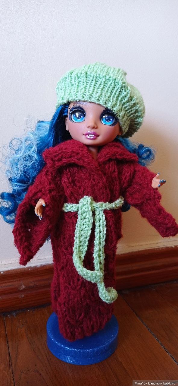 первый комплект зимней одежды, связанный мною