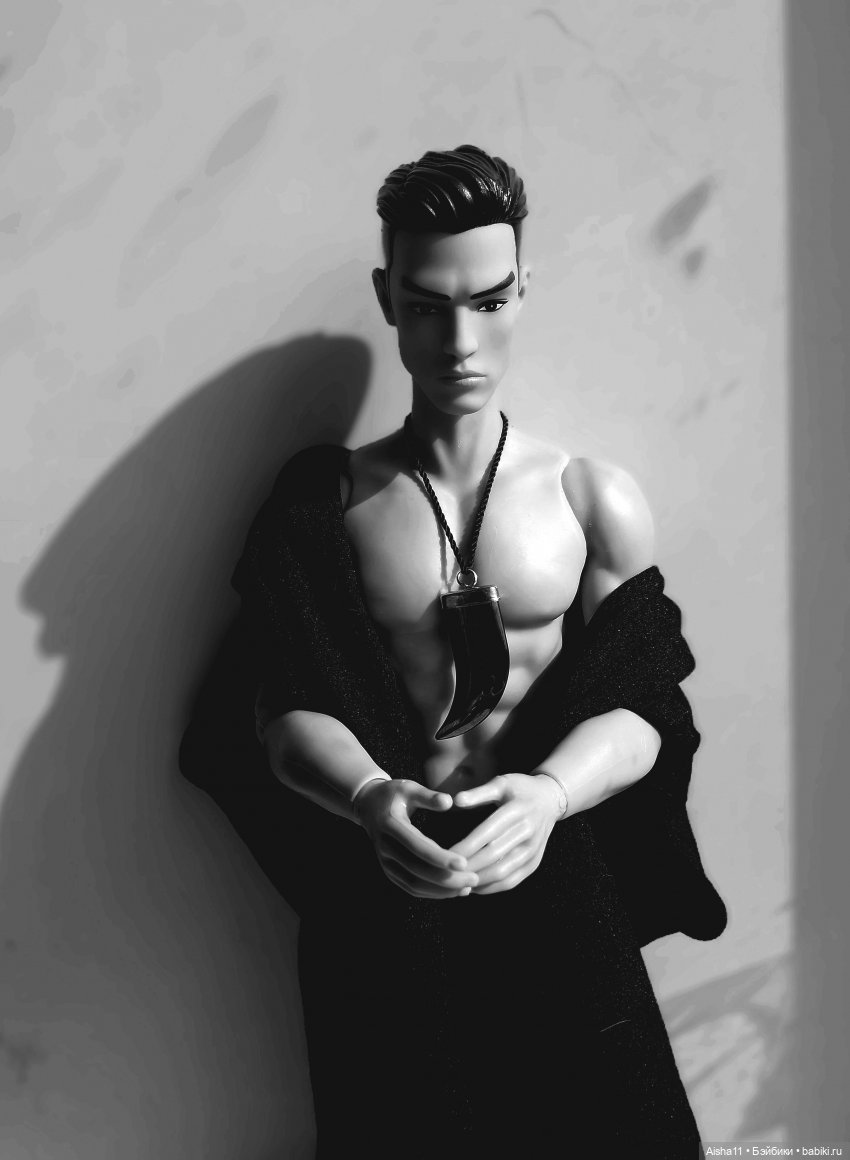 Классный парень). У меня тоже двое живут с разным скинтоном. Такого зовут Лу)