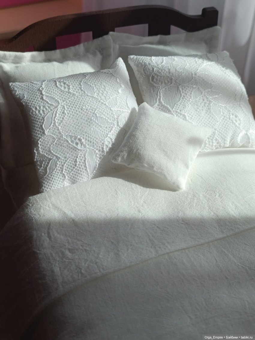 Кровать 19 века в масштабе 1:6