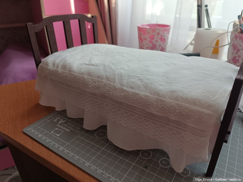 Кровать 19 века в масштабе 1:6