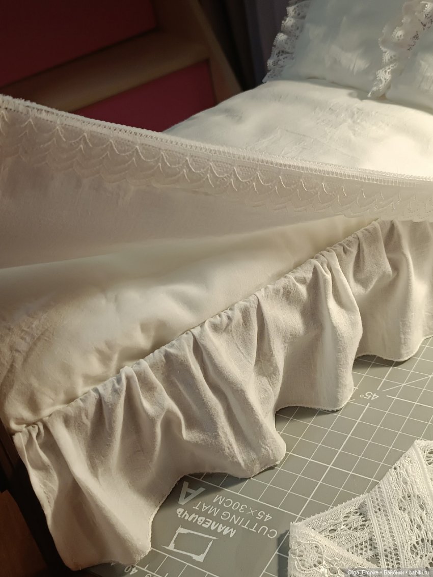 Кровать 19 века в масштабе 1:6