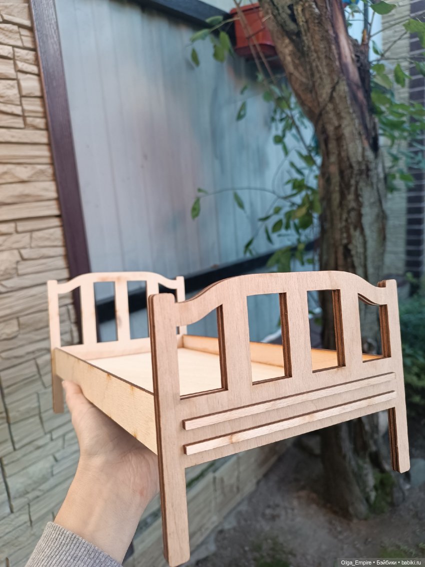 Кровать 19 века в масштабе 1:6 (фото 3)