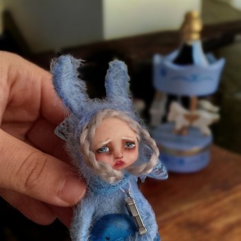 Грустная зайка Юся🐰